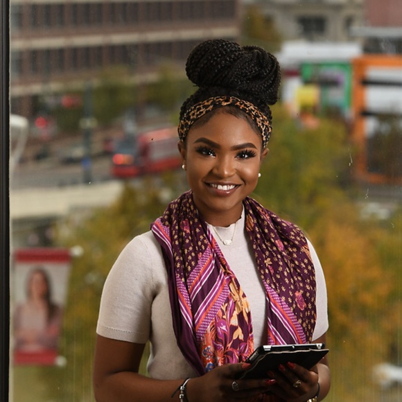 Meet your Posher, Taylor - Picture 1 of 1